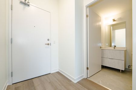 For Lease - 6 David Eyer Road Unit# 409, Richmond Hill, Ontario - Photo 3