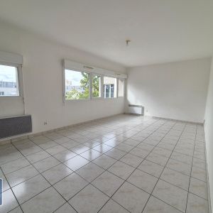 Location Appartement 1 pièce 38m² TOURS 37200 - Photo 2