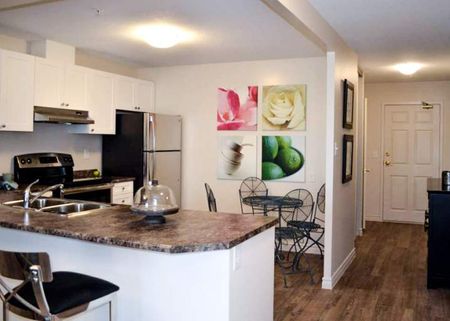 Fallowfield Towers IV - Photo 2