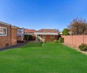 Updated Family Home Located In Moorefield Estate - Photo 6