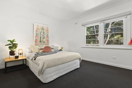 MODERN ART DECO TWO BEDROOM GEM WITH DUAL BALCONIES! - Photo 3