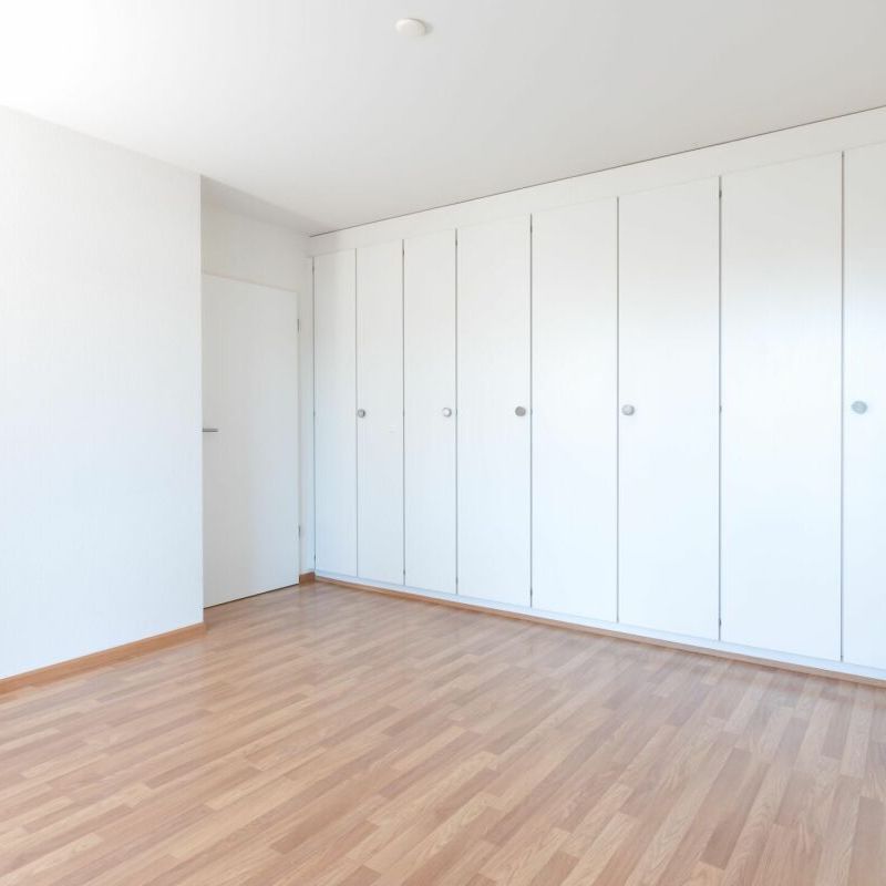 "4,5 Zimmerwohnung mit Gartenschwimmbad" - Photo 1
