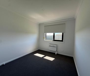 17 Callistemon Ave, Yarrawonga VIC 3730 - House For Rent | Domain - Photo 2