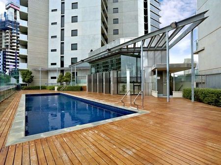 Harbour-Side Living with Style & Convenience - Photo 5