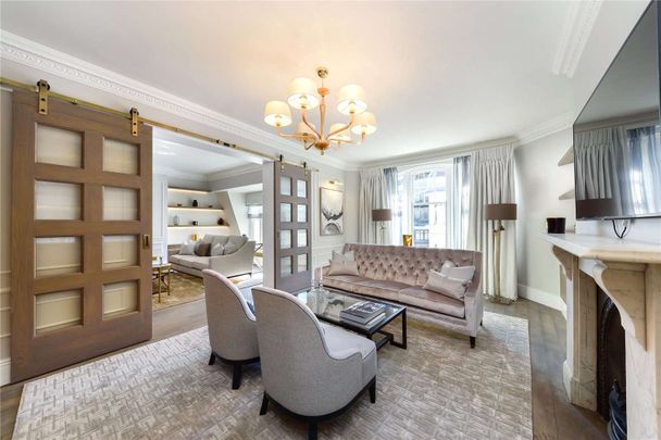 A five bedroom apartment in the heart of Knightsbridge. - Photo 1