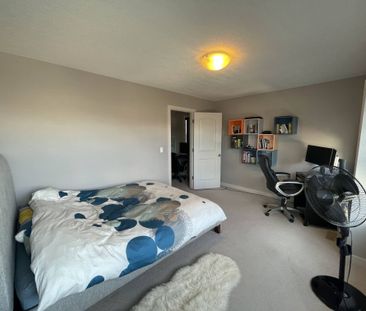 Executive 3 Bedroom House For Rent In Prestigous Aspen Woods. - Photo 5