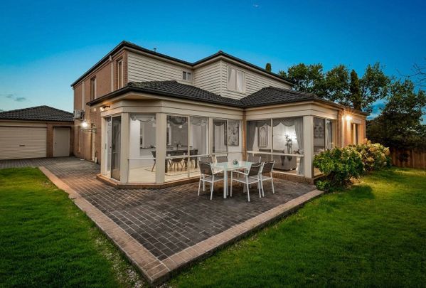 Charming Family Home in a Prime Narre Warren South Location! - Photo 1