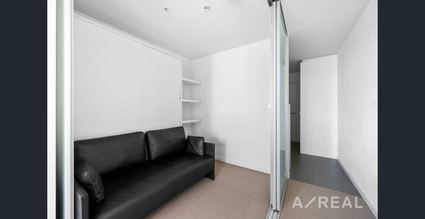 FULLY FURNISHED ONE BEDROOM ONE BATHROOM APARTMENT - Photo 1