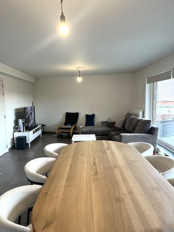 Appartement met 2 slaapkamers, terras en garage in Wingene! - Photo 2