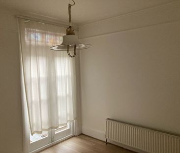 3 Bed Semi-Detached House, Highworth Road, N11 - Photo 5