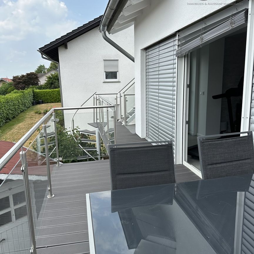 Luxuriöse und moderne 4-Zimmer Wohnung mit Balkon und Landhausküche! - Foto 1