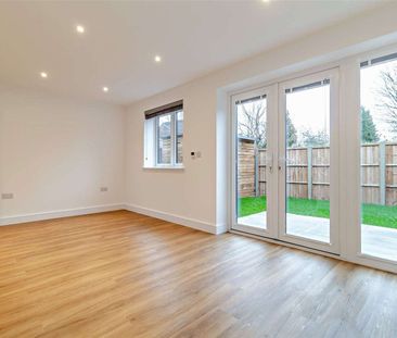 Semi-detached energy efficient home with driveway - Photo 3