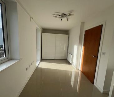 4 bedroom townhouse to rent - Photo 3