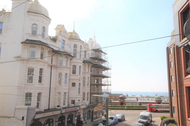 2 bed flat to rent in Wilton Road, Bexhill-On-Sea, TN40 - Photo 1