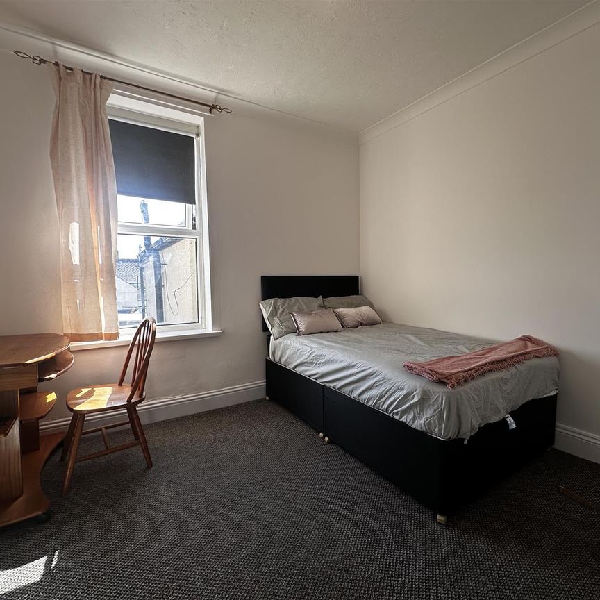 15 Lisvane Street, Cathays - Photo 1