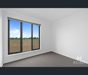 28 Kimzy Circuit, Werribee, Vic 3030 - Photo 2