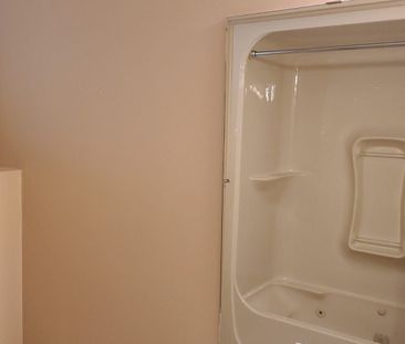 For Lease - 8001 Woodsview Crescent Unit# Lower, Niagara Falls, Ont... - Photo 1