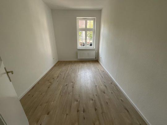 Nachmieter gesucht! Modernisierte 2-ZKB-Balkonwohnung im Erdgeschoss in Heppens zu vermieten! - Photo 1