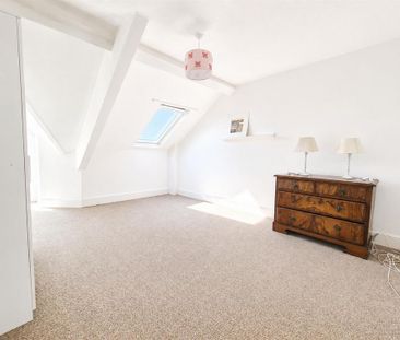 3 bedroom flat to rent - Photo 4