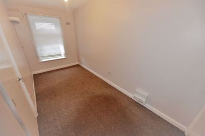 2 bedroom Flat in Springwood Road Flat 10, Leeds - Photo 1