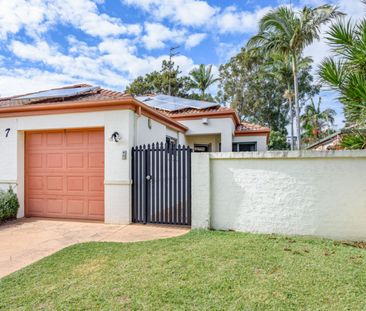 2/7 Coral Avenue, Labrador - Photo 6