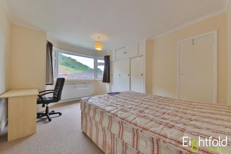 4 bedroom terraced house to rent - Photo 3