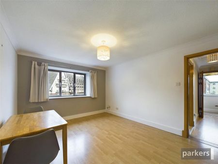 2 bedroom maisonette to rent - Photo 2