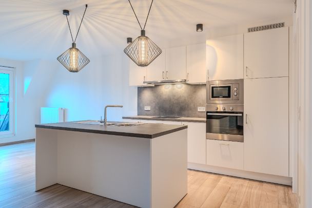 Prachtig en ruim appartement met 2 slaapkamers, 2 terrassen en ruime garagebox! - Foto 1