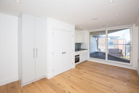 Available unfurnished from 17/07/2026 - Photo 2