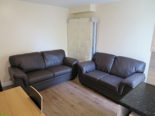 5 bedroom terraced house to rent - Photo 1