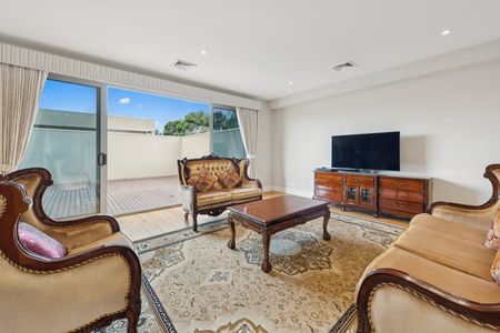 Beachfront Luxury Townhouse - Photo 2