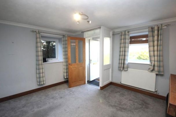 2 bedroom cottage to rent - Photo 1