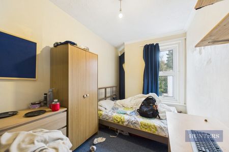 7 bedroom House To Let Total Size: 1680 SQ FT - Photo 4