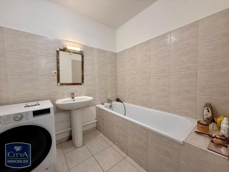 Location Appartement 3 pièces 69m² AVIGNON 84000 - Photo 3