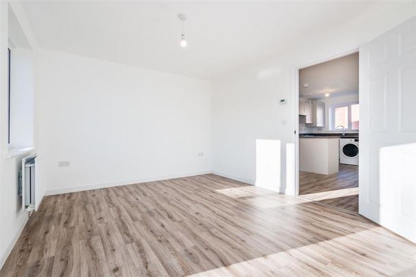 3 bedroom semi-detached house to rent - Photo 1