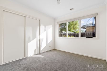 2/5 Glenluss Street, Werribee - Photo 4