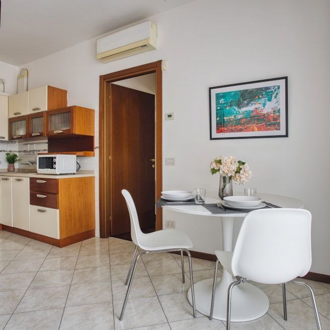 Cozy single room with window in Milan - Photo 1