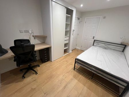 1 bedroom in a house share to rent - Photo 5