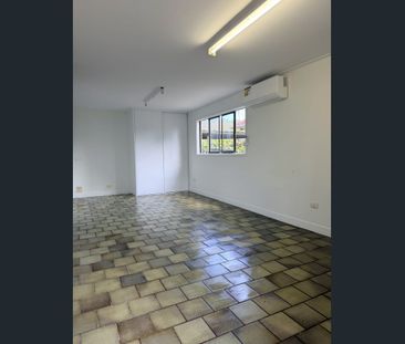 Affordable studio apartment in small complex-air-conditioned! - Photo 5