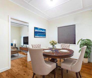 3 Beds Family House On A quiet Street Available Now ! ! ! - Photo 4