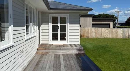 Charming Mount Maunganui 2BR Home! - Photo 4