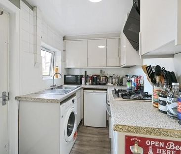4 bedroom terraced house to rent - Photo 2