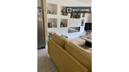 Ensuite room for rent in a 3 bedroom house in Sandymount - Photo 2
