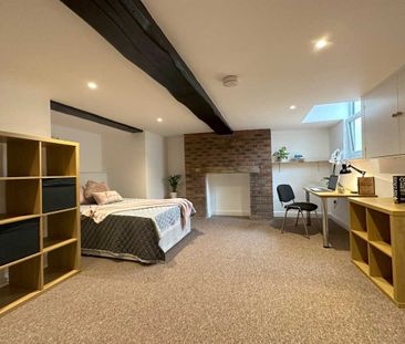 Room 5 - Photo 2