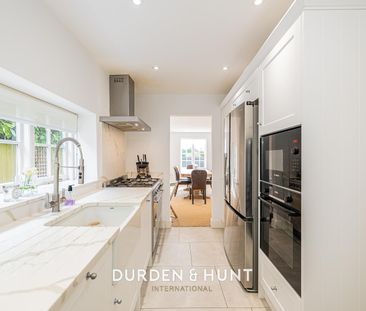 High Mead, Chigwell - Photo 3