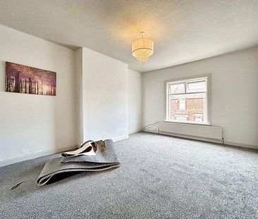 3 bed upper flat to rent in SR8 - Photo 1