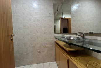 Fantástico Apartamento T2 Mobilado com Garagem e Arrumos