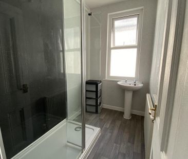5 bedroom terraced house to rent - Photo 3