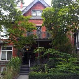 Elegant large Annex home 1bedroom + den with access to backyard - Photo 4