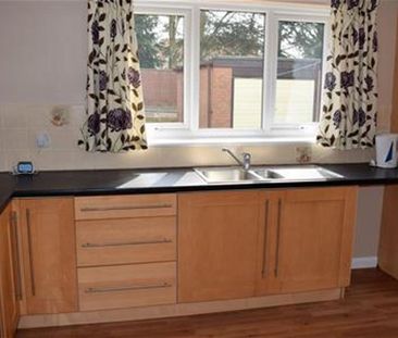 2 bedroom semi-detached house to rent - Photo 4